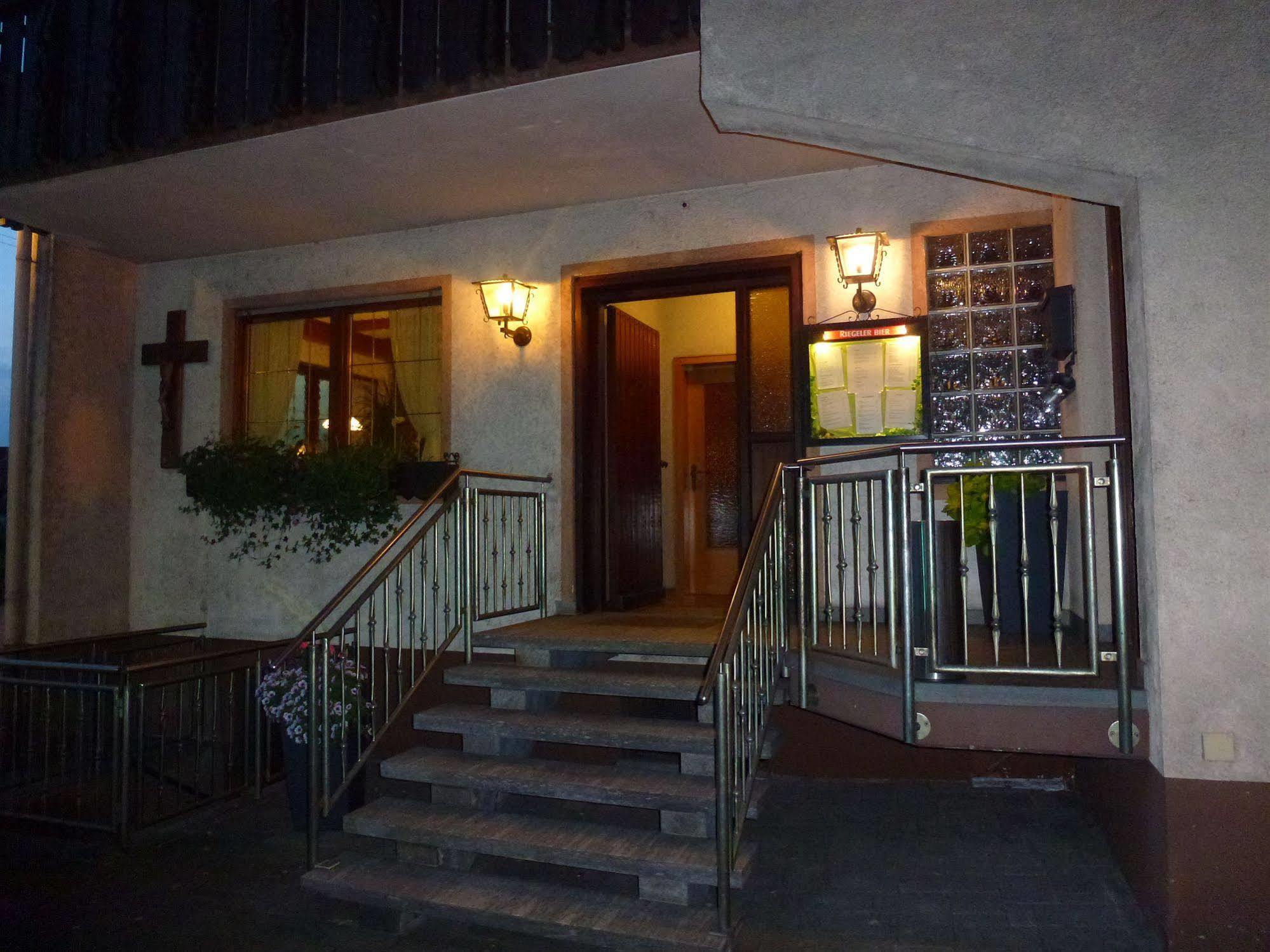 Gasthof-Hotel Rebstock Winden im Elztal Exterior foto