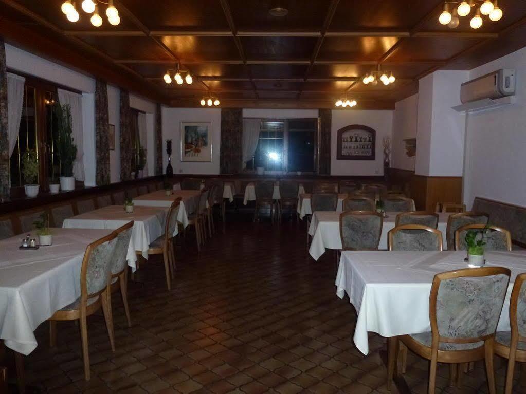 Gasthof-Hotel Rebstock Winden im Elztal Exterior foto
